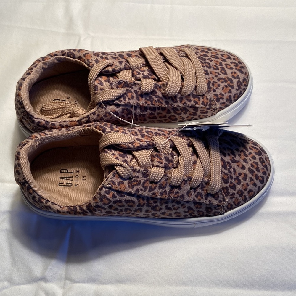 NWT GAP Kids Cheeta Sneakers - Picture 2 of 4